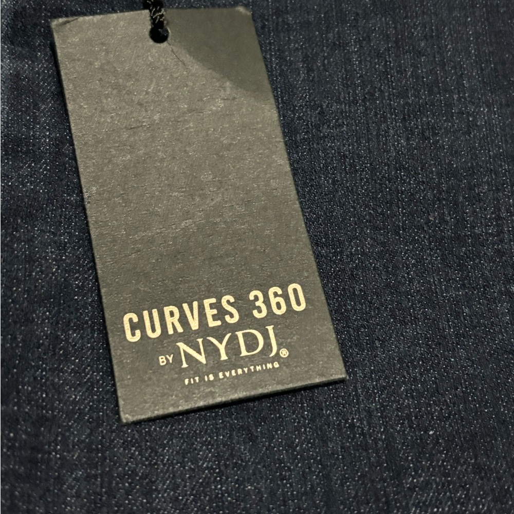 Woman’s Jean (Lot 2) - Picture 3 of 8